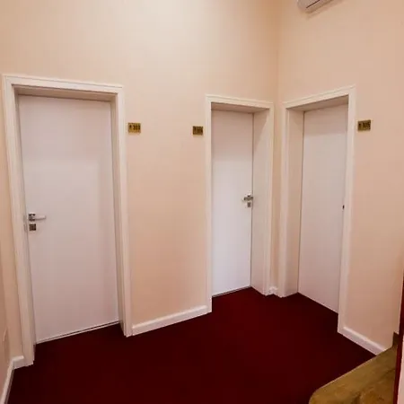 هيرميس تيرانا